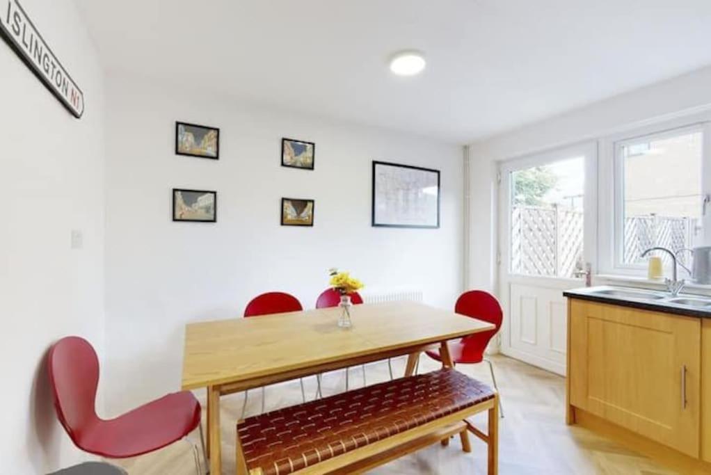 4 Bedroom Family Home On Piccadilly Line London Eksteriør billede