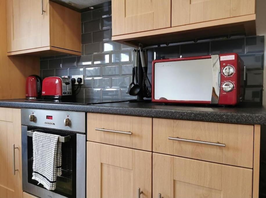 4 Bedroom Family Home On Piccadilly Line London Eksteriør billede